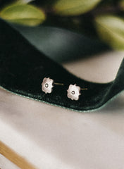 Load image into Gallery viewer, Shield Stud Earrings